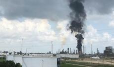 ABŞ-da neft emalı zavodunda güclü yanğın baş verib
