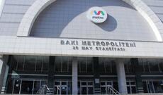Metro stansiyalarına girişdə istiqamətləndiricilər qoyulub