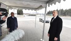 Prezident İlham Əliyev Bakı-Sumqayıt yolunun genişləndirilməsi  çərçivəsində görülən işlərlə tanış olub
