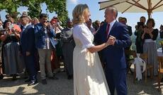 Keçmiş Xarici işlər naziri  əri tərəfindən döyülüb