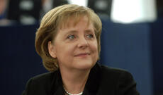 Merkel: Avropa tarixin ən böyük sınağından keçir