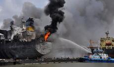 İndoneziyada tankerdə baş vermiş yanğın nəticəsində həlak olanlar var