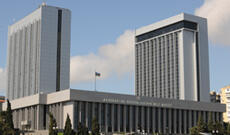 Deputatlar tətilə çıxdılar