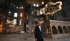 Rəcəb Tayyib Ərdoğan Müqəddəs Aya-Sofya məbədini ziyarət edib