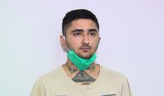 Narkotik vasitə satıcısı Elvin Muradov tutularaq istintaqa təqdim edilib