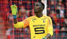 "Çelsi" Fransanın “Renn” klubunun qapıçısı Eduard Mendini heyətinə qatıb