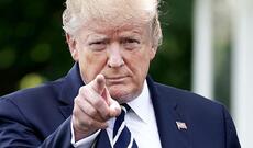 Donald Tramp yenidən Con Boltonu "axmaq" adlandırıb