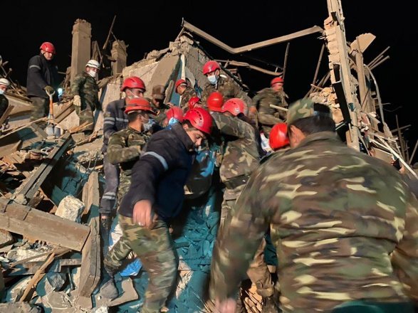 Dağıntılar altından xəsarət almış 17 nəfər və 9 nəfərin cəsədi çıxarılıb