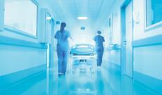 Yasamalda avtomobil ahıl kişini vuraraq xəsarət yetirdi