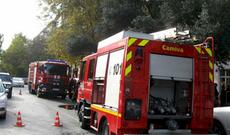 Bakıda qarajın içində “Mercedes” yandı