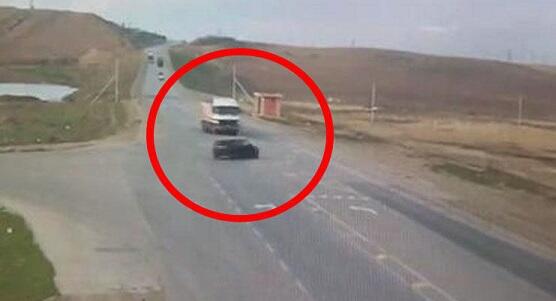 Müşfiq yolunda baş verən qəza polisin ölümünə səbəb olub- Video