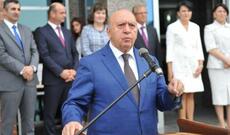 Rektorun biznes imperiyası: Super marketlər, avtosalonlar, villalar…