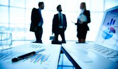 Nazirliklərdəki kütləvi gəncləşdirmənin fəsadları ... – Milyonlar xaricə axır, bürokratiya və narazılıqlar artır