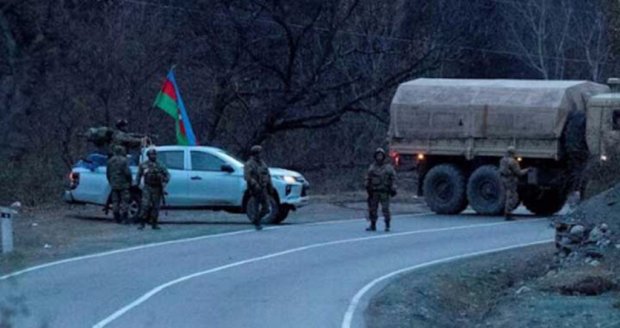 Ziqzaqvari beton blokların qoyulması hərbçilərimizə erməni maşınlarına nəzarət etməyə imkan verib