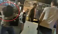 Bakıda vəzifəli şəxsdən sevdiyi qadına qarşı ŞOK ƏMƏLLƏR - Küçənin ortasında döydü-Video