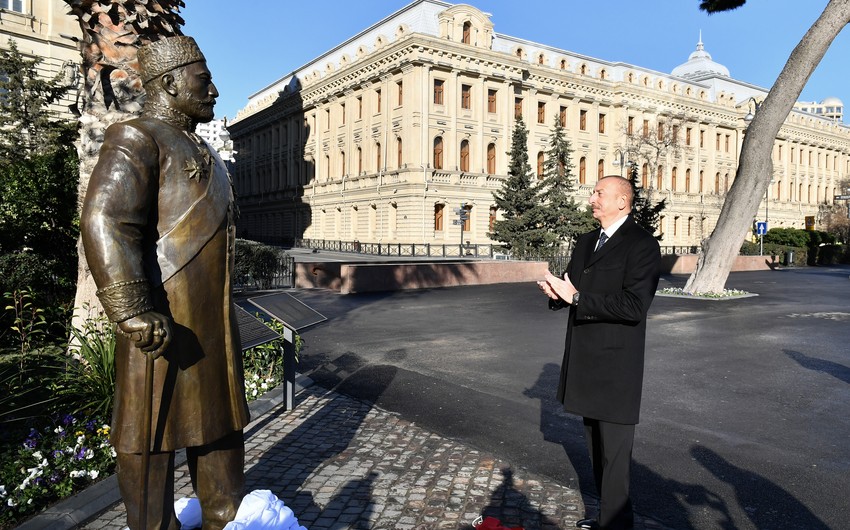 Hacı Zeynalabdin Tağıyevin Bakıda ucaldılan abidəsinin açılışı oldu