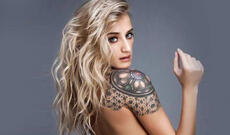 Alt paltarı geyinmədiyi üçün hamının marağına səbəb olub