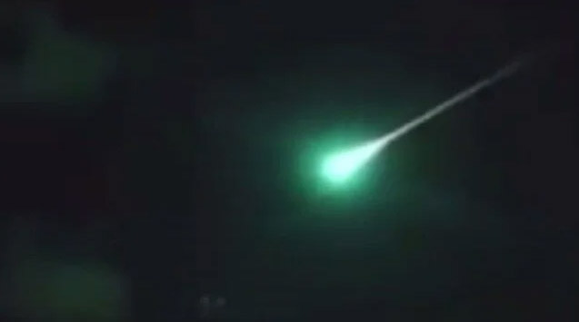 İnsanları panikaya salan meteorit gecəni gündüzə çevirib
