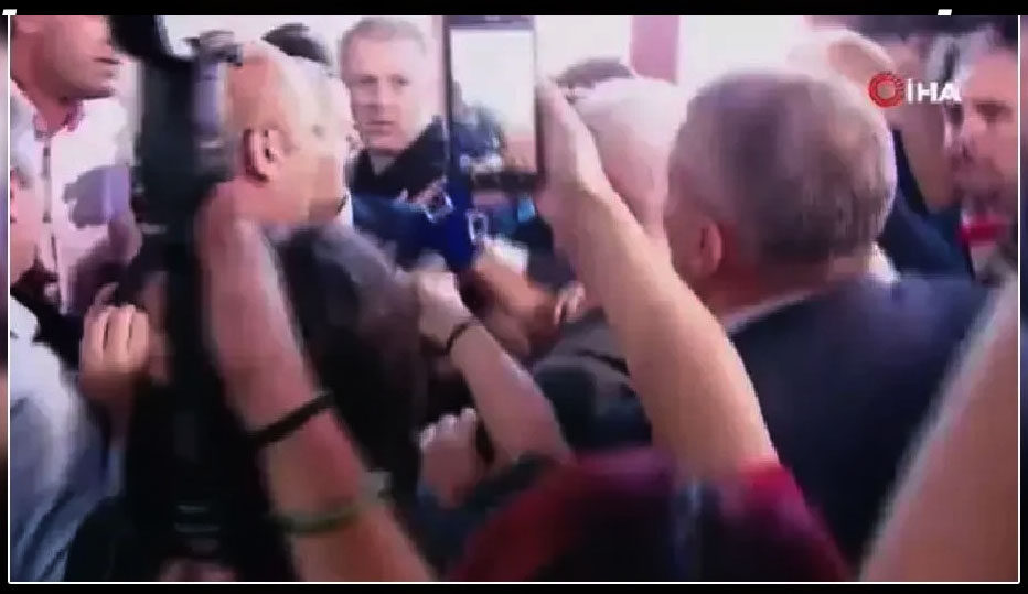 Gürcüstan parlamentində deputatlar arasında dava kameralara düşüb