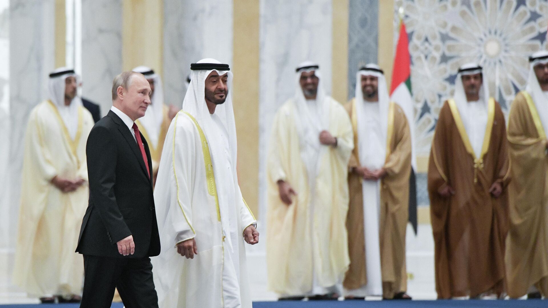 Putin Əbu-Dabidəki Qəsr Əl Vətən Sarayına gəlib