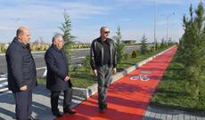 Prezident İlham Əliyev Ağdam şəhərinin daxili yollarında aparılan işlərlə tanış olub