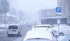 Qar yolları iflic etdi, avtomobillər yolda qaldı