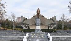 Prezident İlham Əliyev Ankarada Ulu Öndər Heydər Əliyevin abidəsini ziyarət edib