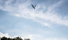 Kursk vilayətində bir neft anbarı pilotsuz təyyarənin hücumundan sonra yanır