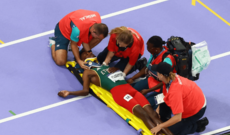 Dünya rekordçusu Olimpiya finalında yıxılaraq hüşunu itirib