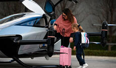 Uçan elektrikli avtomobil prototipi nümayiş etdirilib