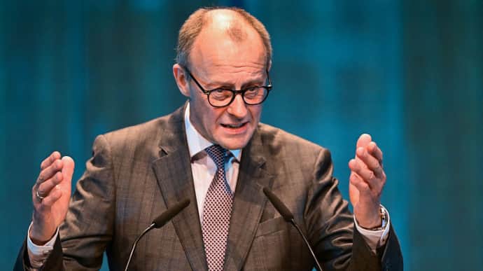 Almaniya  müxalifətinin lideri Fridrix Merts ABŞ-ın yeni prezidenti  Trampla razılığa gəlmək niyyətindədir