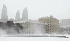 Paytaxtda qarlı və buzlu hava şəraiti davam edir