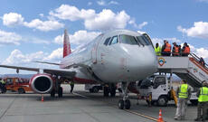 Superjet 100 Yujno-Saxalinsk hava limanına təcili eniş edib