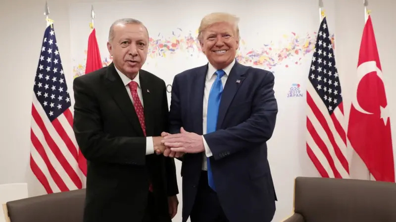 Tramp Ərdoğandan Ukrayna məsələsində vasitəçilik etməyi xahiş edib