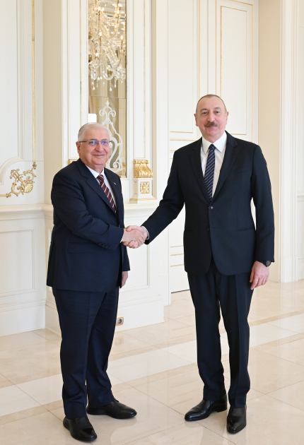 Azərbaycan Prezidenti İlham Əliyev Türkiyənin milli müdafiə nazirini qəbul edib