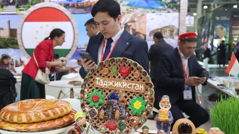 Tacikistan sosial şəbəkələrdə bəyənmələrə görə cinayət məsuliyyətini ləğv edir