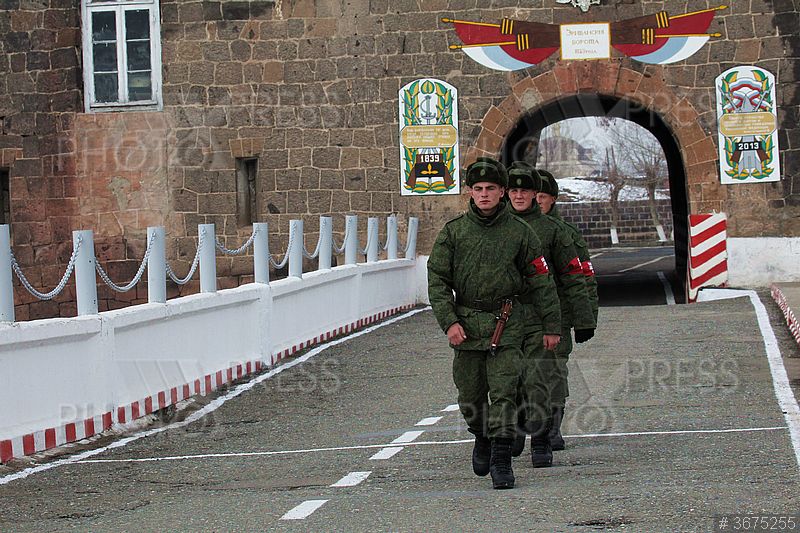Ermənistan Rusiya hərbi bazasının ölkədən çıxarılması ehtimalı ilə bağlı suala cavab verib