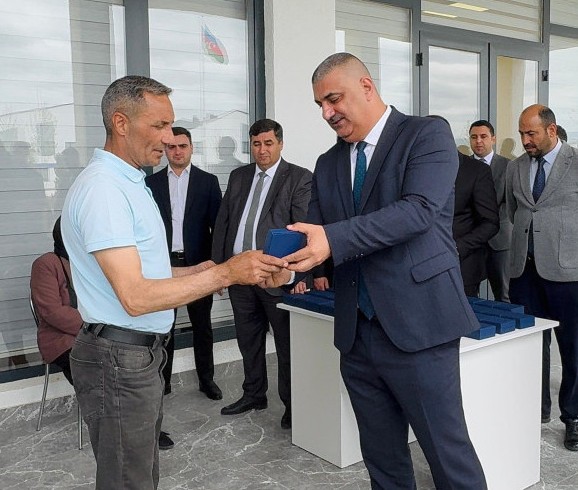 Kəngərliyə köçən 50 ailəyə evlərin açarı təqdim olunub