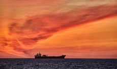 BƏƏ-yə aid tanker İran yaxınlığında ələ keçirilə bilər
