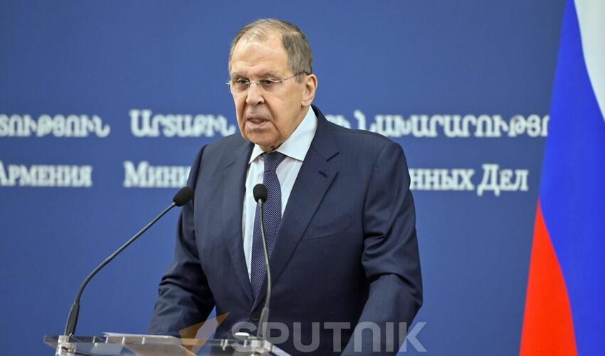 Lavrov: Ermənistan Azərbaycan ərazilərini ələ keçirmək üçün Rusiya silahlarından istifadə edib