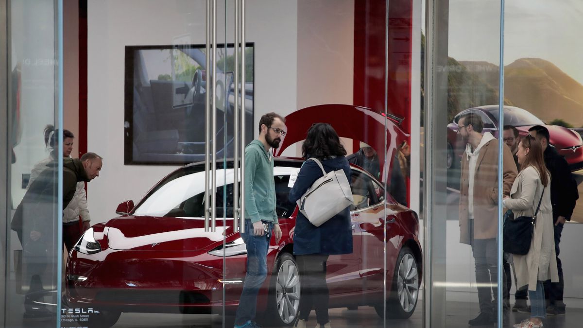 "Tesla" Avropanın Elektrikli Avtomobil Bazarında Liderliyini İtirdi