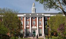 Tramp Harvarda yeni əcnəbi tələbələri qəbul etməyi qadağan edib