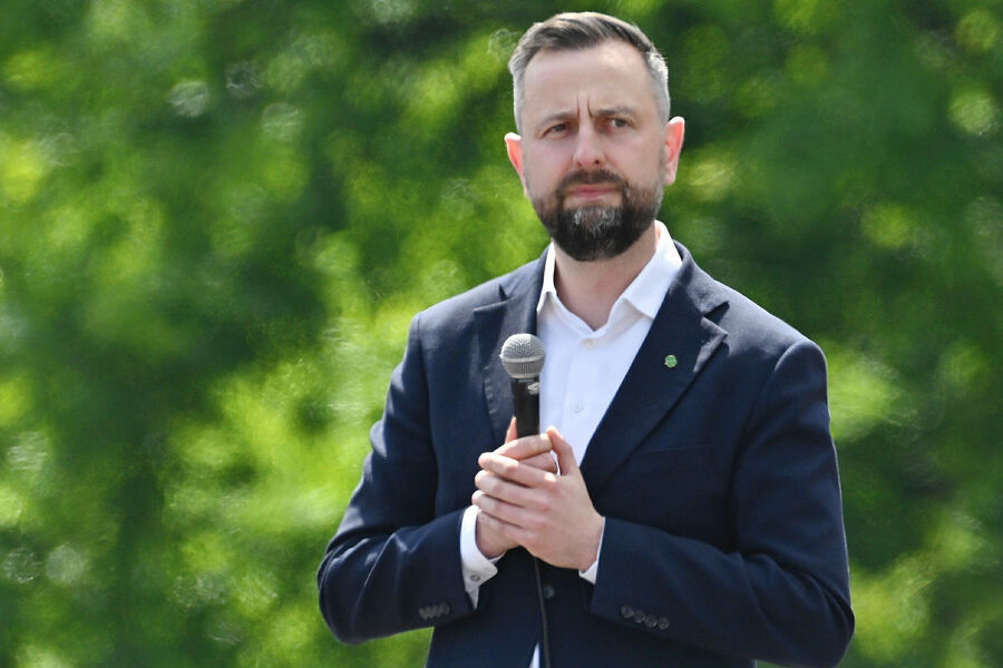 Polşanın müdafiə naziri Kosiniyak-Kamış Rusiyanı ilk dəfə açıq şəkildə düşmən adlandırıb