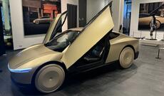 İlon Mask Teslanın sürücüsüz robot taksi xidmətinin sınaqdan keçirildiyini açıqlayıb