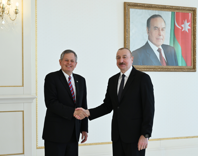 Prezident İlham Əliyev ABŞ Senatının Xarici Əlaqələr Komitəsinin üzvünü qəbul edib
