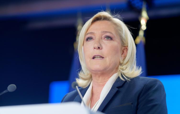 Le Pen: Aİ "Şərqdə müharibəyə" hazırlaşır