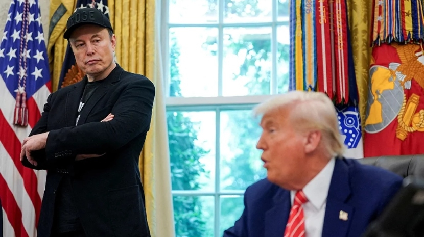 İlon Mask Donald Trampla bağlı "bəzi yazılarım" üçün üzr istəyib