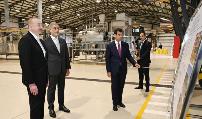 Prezident İlham Əliyev Bakıda müxtəlif növ və çeşiddə qəlyanaltı məhsullarının istehsalı zavodunun açılışında iştirak edib