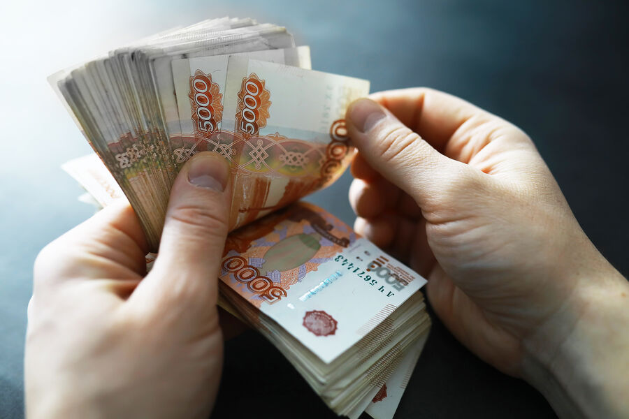 Buryatiyada kişi xalasından avtomobil və motosiklet üçün 14 milyon rubldan çox pul oğurlayıb