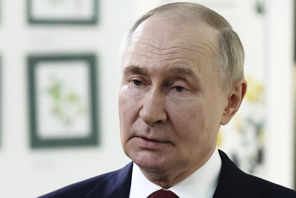 Putin Zelenski ilə görüşməyə hazır olduğunu açıqlayıb